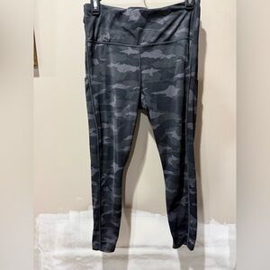 Athleta Camo 7/8 Tights in Black and Gray